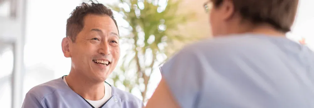 ステロイド依存性感音難聴について説明する鍼灸師