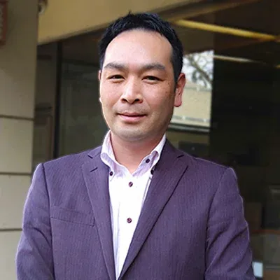 支配人　寺島 克弥